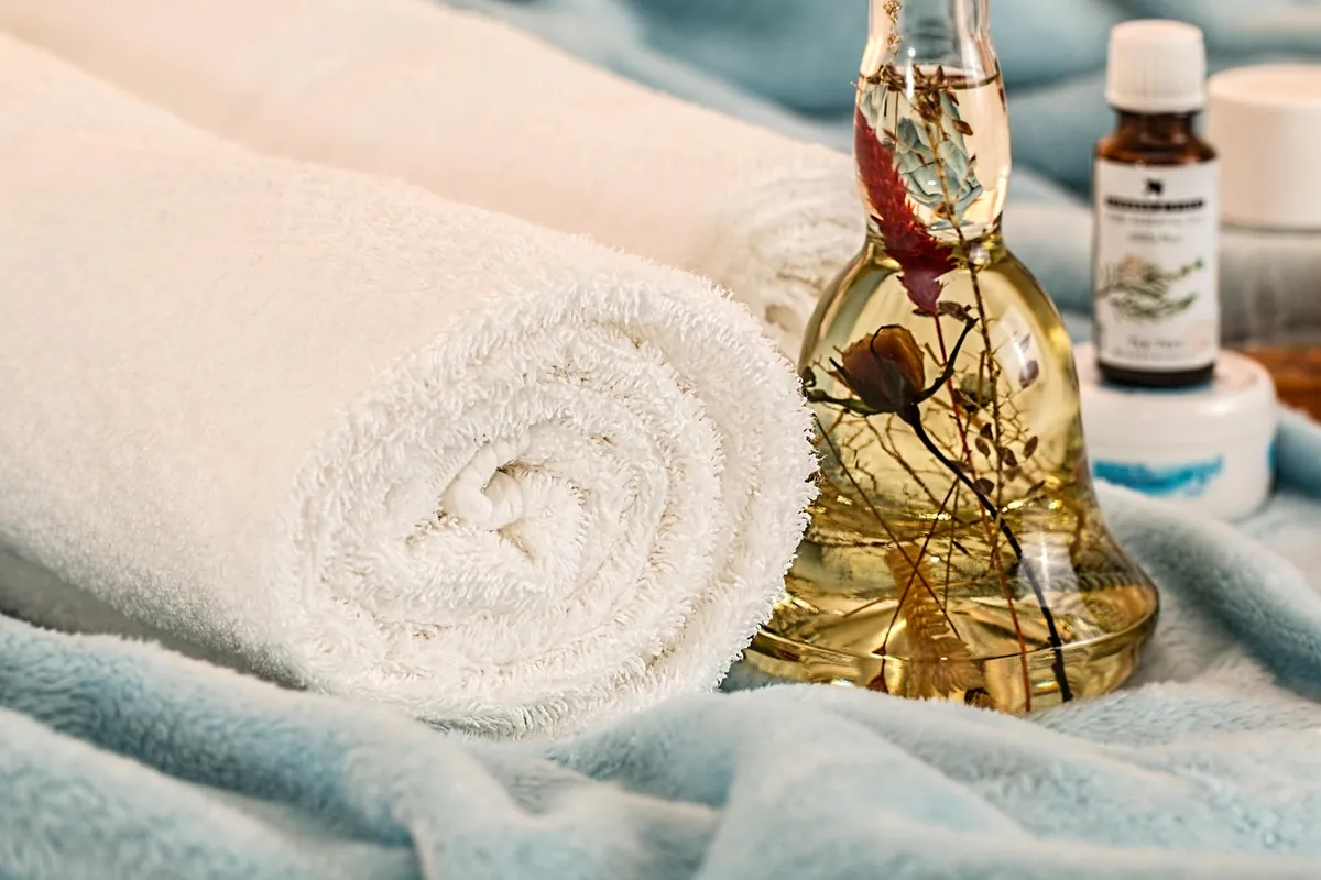 massage therapy, essential oils, skincare, spa, aroma therapy, aromatherapy, relaxation, hygiene, wellness, treatment, indulgence, beauty spa, rejuvenation, mas